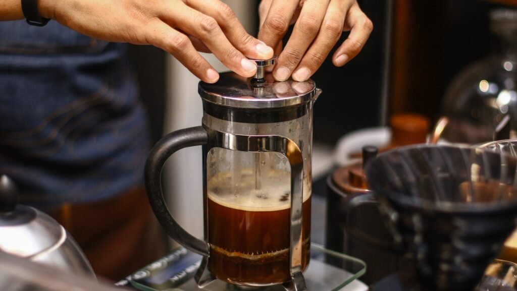 how to use a french press coffee maker